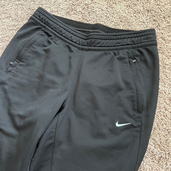 Nike dri fit cropped pants - Picture 2 of 4